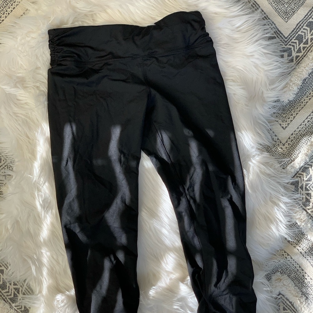 Calvin Klein Cropped Yoga Pants